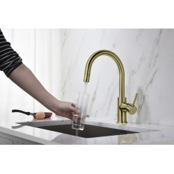 Plaza-mosiądz antyczny